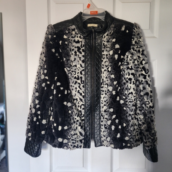 Faux fur jacket - Picture 3 of 6